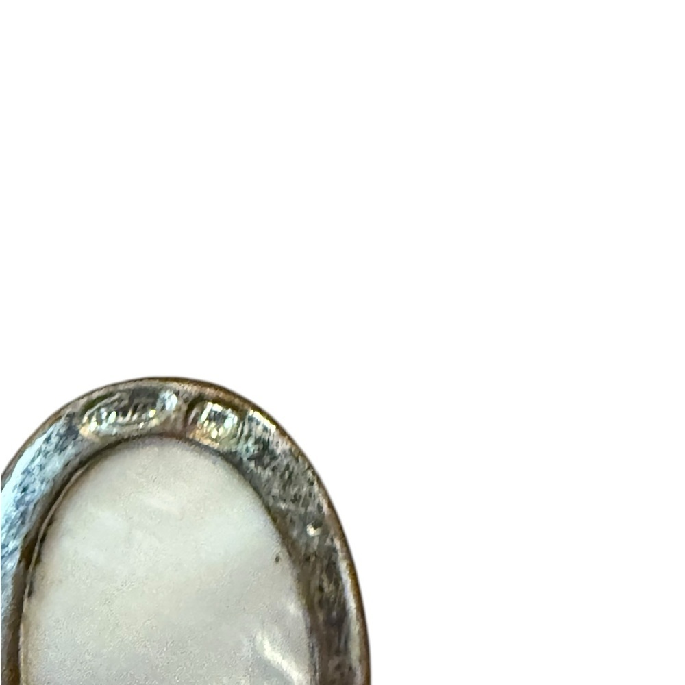 Vintage Avon Silver Necklace with Iridescent Mother of Pearl Pendant - Picture 6 of 8